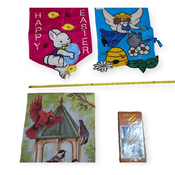 Group of 4 Spring Themed Outdoor Flags - Picture 11 of 14